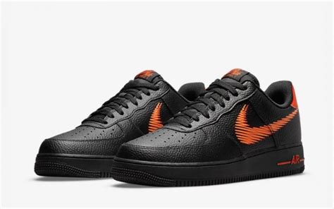 Zwarte, oranje Nike Air Force 1 kopen 